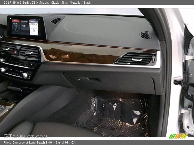 Glacier Silver Metallic / Black 2017 BMW 5 Series 530i Sedan