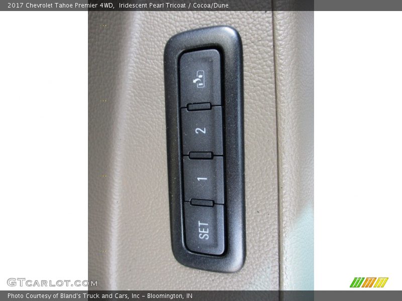 Iridescent Pearl Tricoat / Cocoa/Dune 2017 Chevrolet Tahoe Premier 4WD