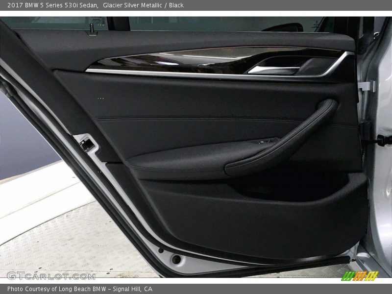 Glacier Silver Metallic / Black 2017 BMW 5 Series 530i Sedan