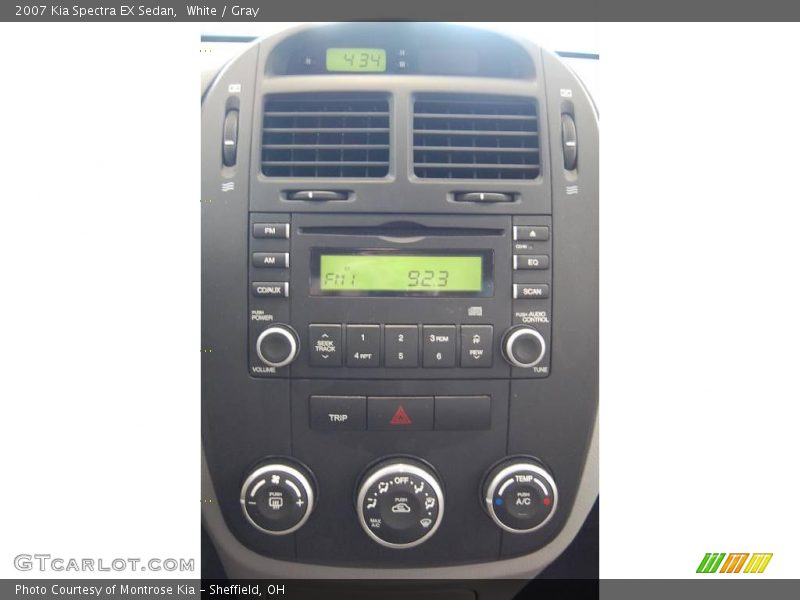 White / Gray 2007 Kia Spectra EX Sedan