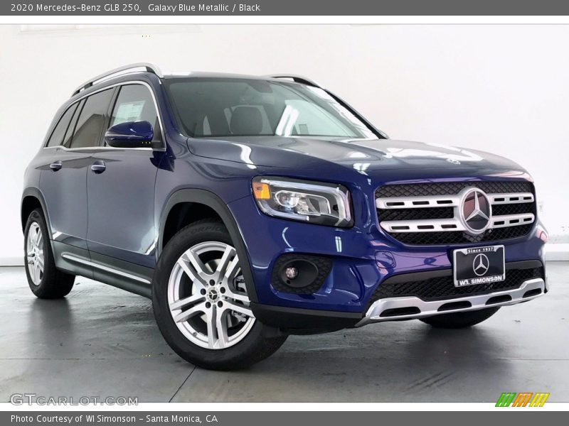 Front 3/4 View of 2020 GLB 250