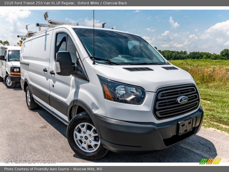 Front 3/4 View of 2016 Transit 250 Van XL LR Regular