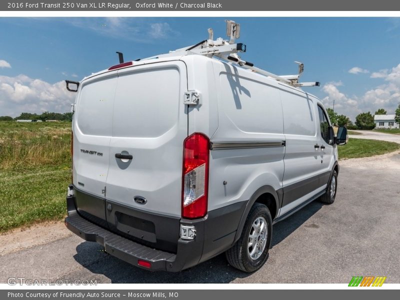 Oxford White / Charcoal Black 2016 Ford Transit 250 Van XL LR Regular