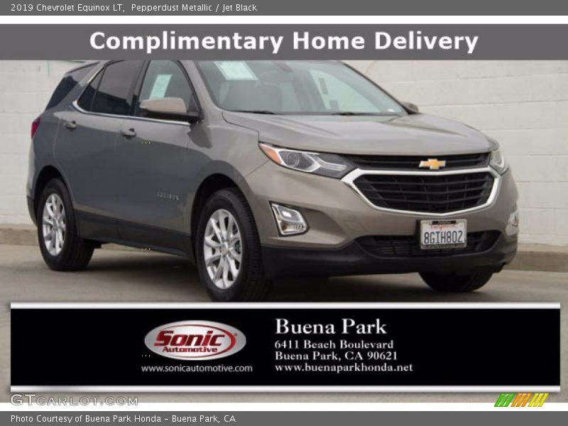 Pepperdust Metallic / Jet Black 2019 Chevrolet Equinox LT