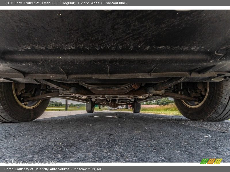Oxford White / Charcoal Black 2016 Ford Transit 250 Van XL LR Regular