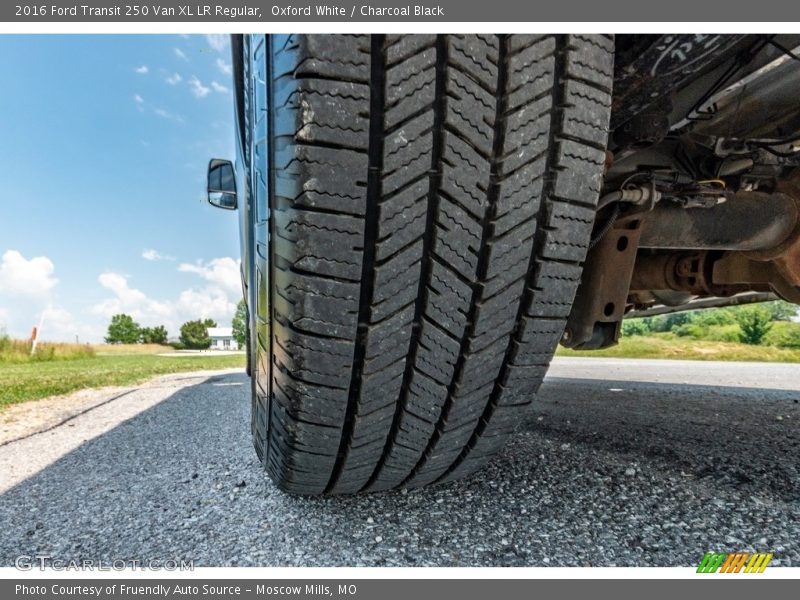 Oxford White / Charcoal Black 2016 Ford Transit 250 Van XL LR Regular