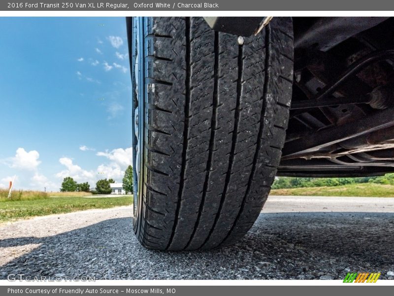 Oxford White / Charcoal Black 2016 Ford Transit 250 Van XL LR Regular