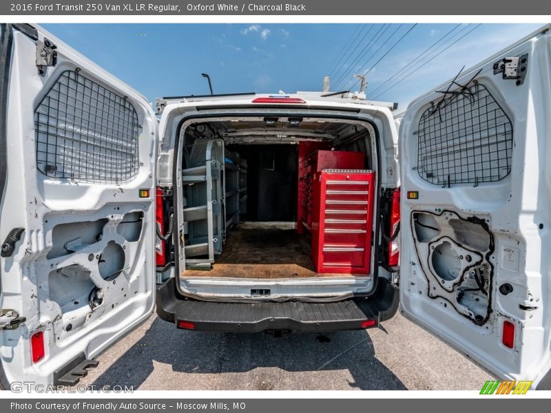 Oxford White / Charcoal Black 2016 Ford Transit 250 Van XL LR Regular