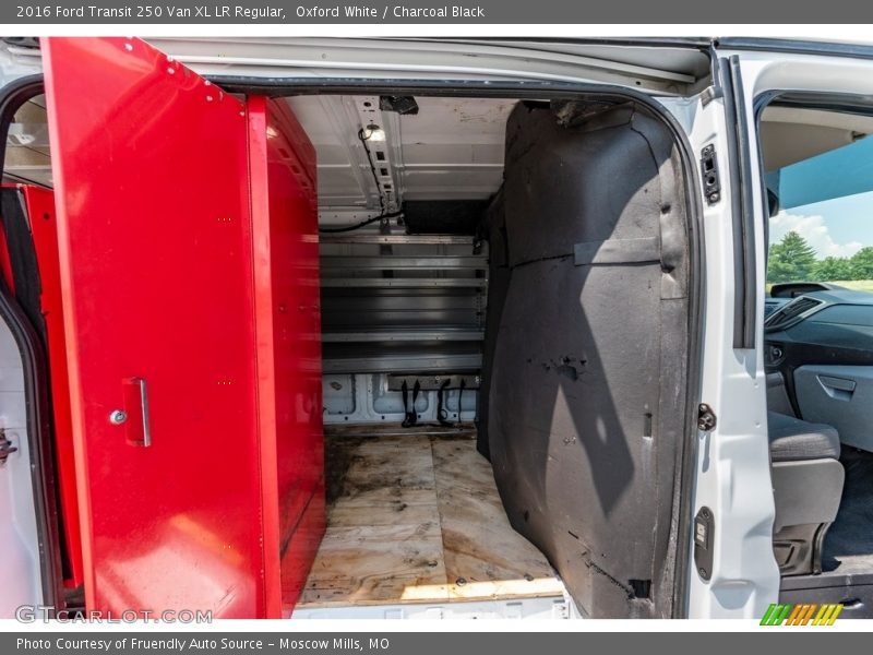 Oxford White / Charcoal Black 2016 Ford Transit 250 Van XL LR Regular