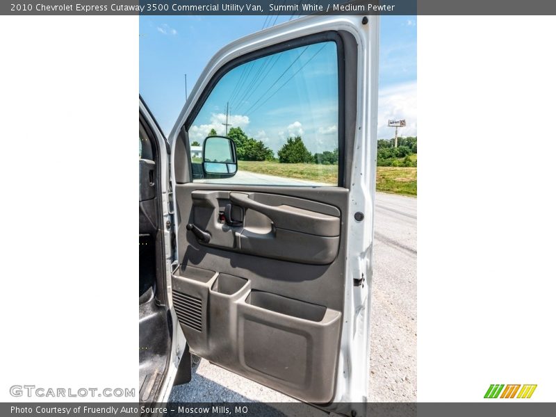 Summit White / Medium Pewter 2010 Chevrolet Express Cutaway 3500 Commercial Utility Van