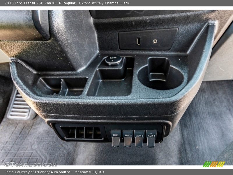 Oxford White / Charcoal Black 2016 Ford Transit 250 Van XL LR Regular