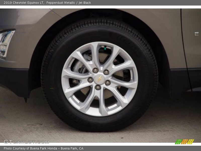 Pepperdust Metallic / Jet Black 2019 Chevrolet Equinox LT