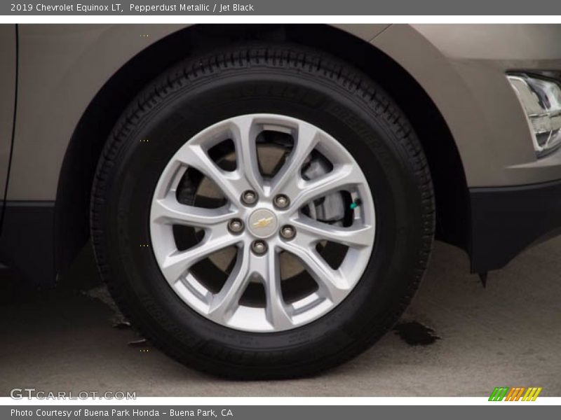 Pepperdust Metallic / Jet Black 2019 Chevrolet Equinox LT