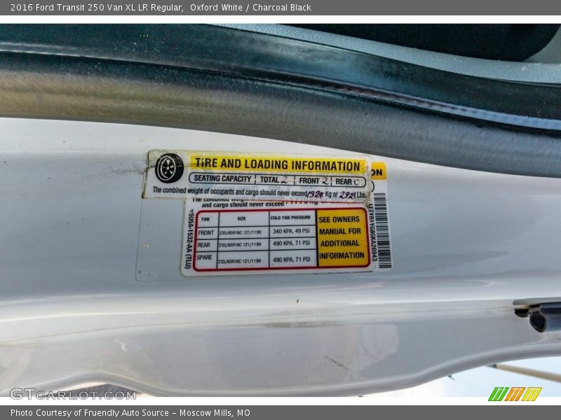 Oxford White / Charcoal Black 2016 Ford Transit 250 Van XL LR Regular