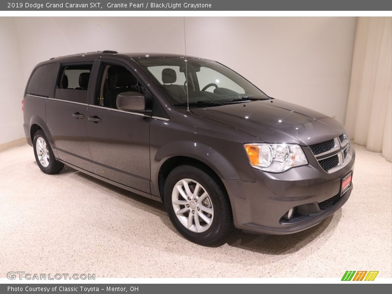 Granite Pearl / Black/Light Graystone 2019 Dodge Grand Caravan SXT