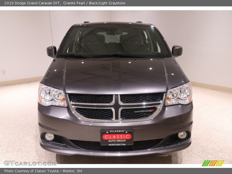 Granite Pearl / Black/Light Graystone 2019 Dodge Grand Caravan SXT