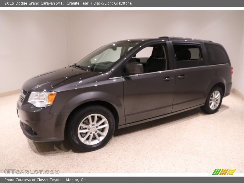 Granite Pearl / Black/Light Graystone 2019 Dodge Grand Caravan SXT