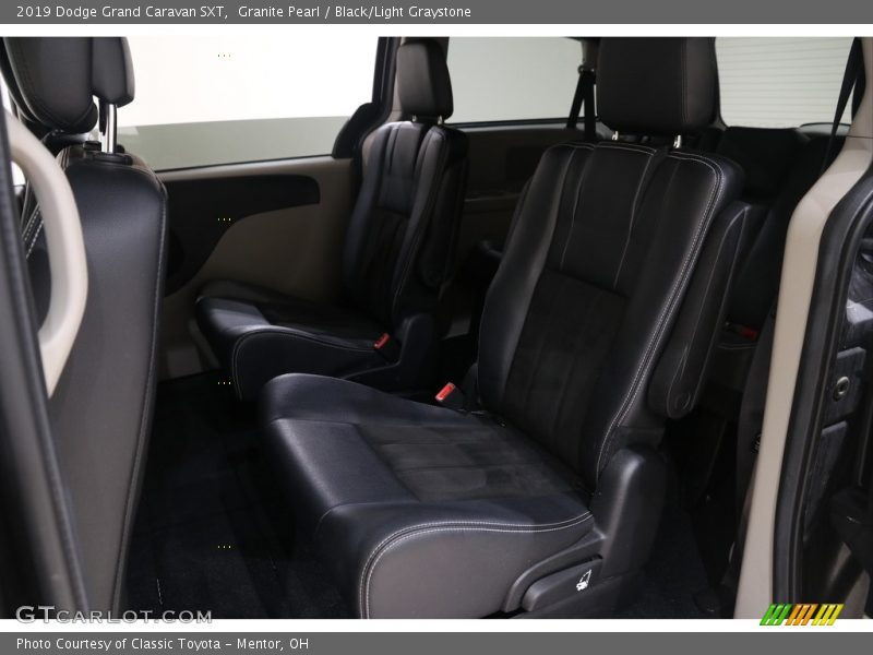 Granite Pearl / Black/Light Graystone 2019 Dodge Grand Caravan SXT