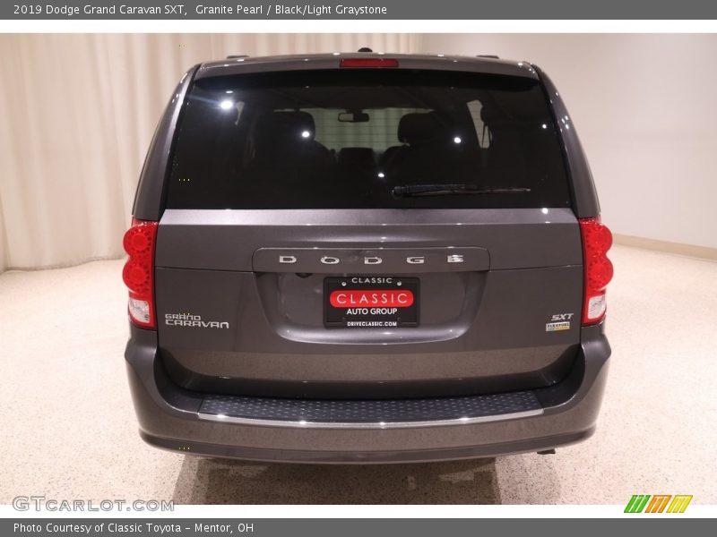 Granite Pearl / Black/Light Graystone 2019 Dodge Grand Caravan SXT