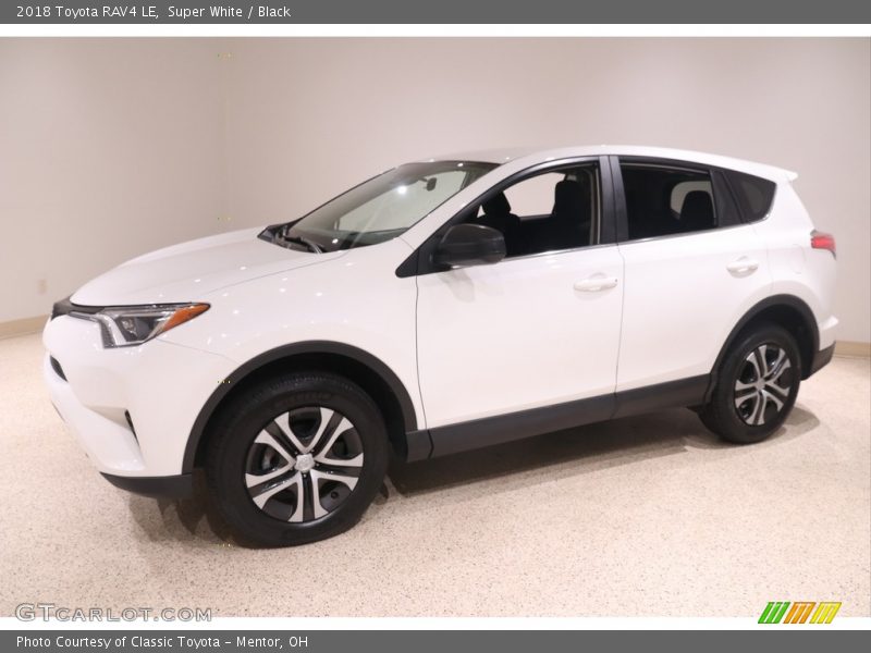 Super White / Black 2018 Toyota RAV4 LE