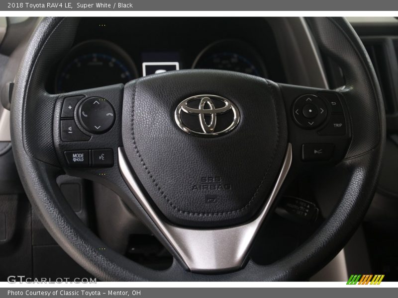 Super White / Black 2018 Toyota RAV4 LE