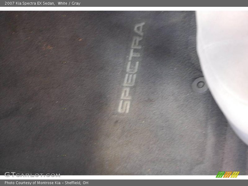 White / Gray 2007 Kia Spectra EX Sedan