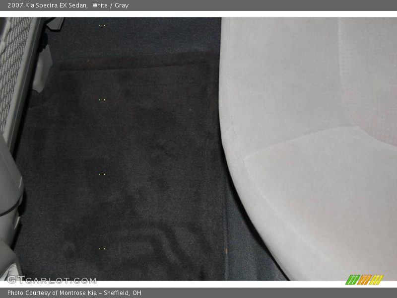 White / Gray 2007 Kia Spectra EX Sedan