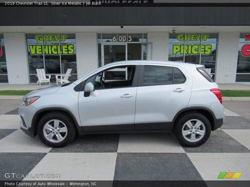 Silver Ice Metallic / Jet Black 2019 Chevrolet Trax LS