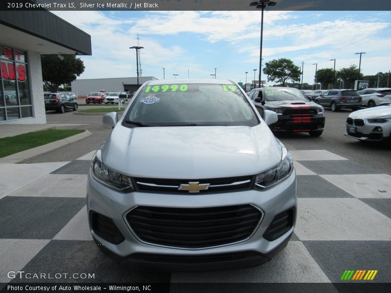Silver Ice Metallic / Jet Black 2019 Chevrolet Trax LS