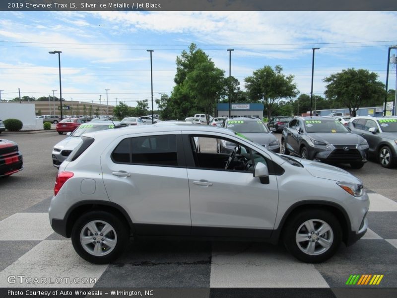 Silver Ice Metallic / Jet Black 2019 Chevrolet Trax LS