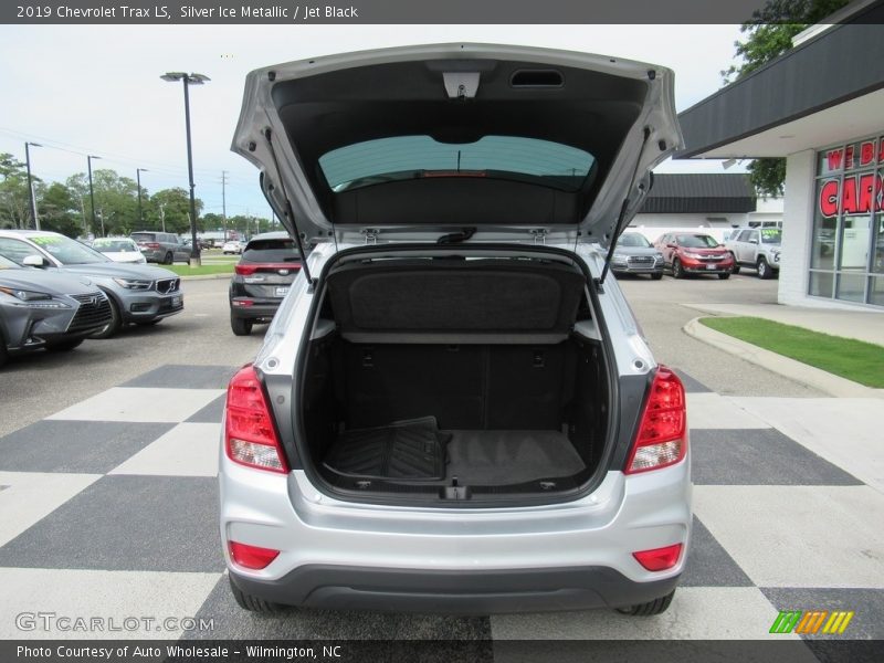 Silver Ice Metallic / Jet Black 2019 Chevrolet Trax LS