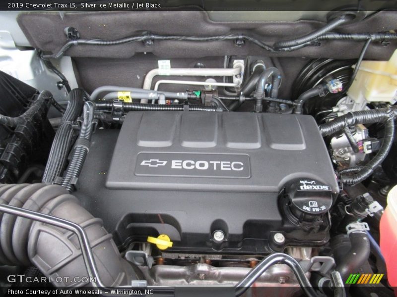 Silver Ice Metallic / Jet Black 2019 Chevrolet Trax LS