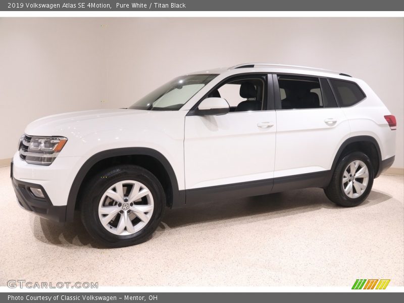 Pure White / Titan Black 2019 Volkswagen Atlas SE 4Motion