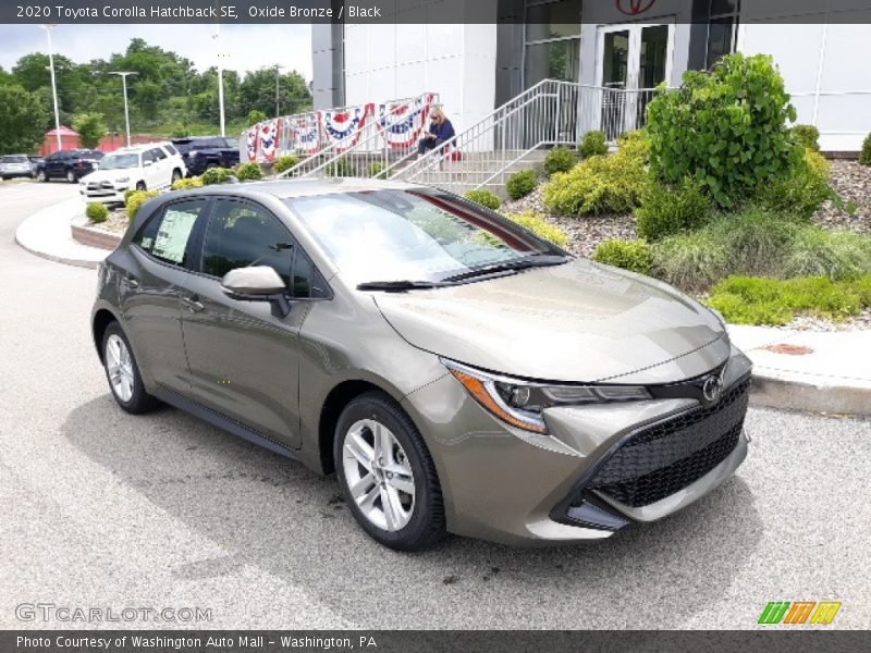 Front 3/4 View of 2020 Corolla Hatchback SE