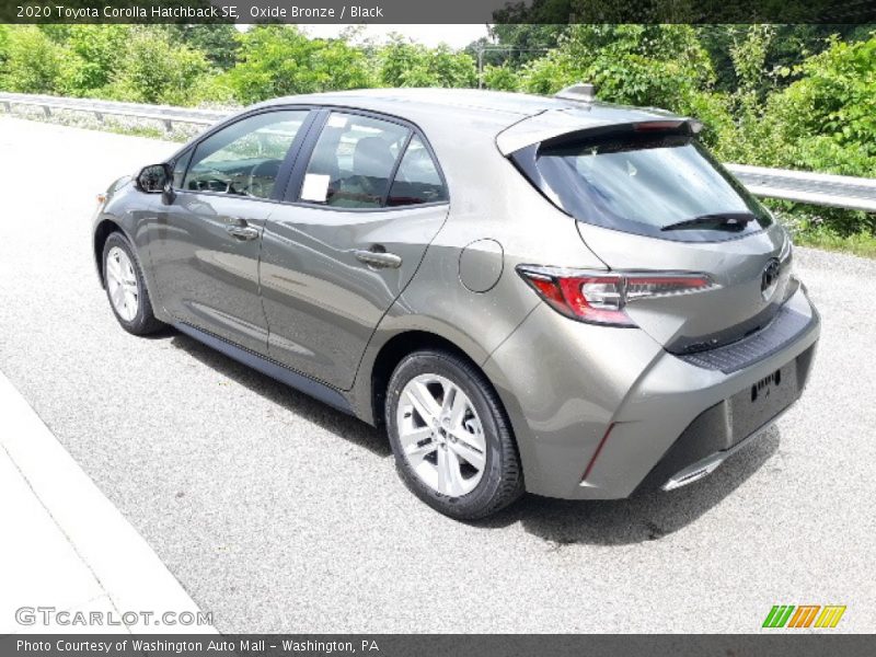 Oxide Bronze / Black 2020 Toyota Corolla Hatchback SE