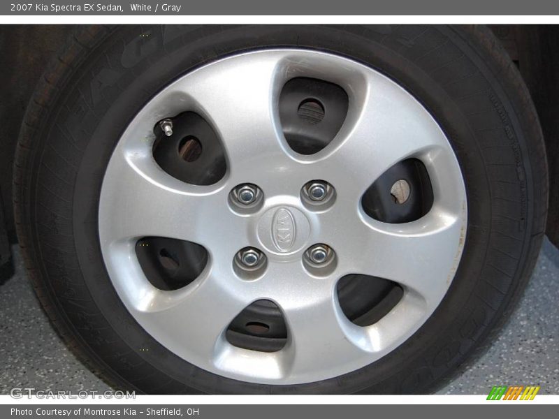 White / Gray 2007 Kia Spectra EX Sedan