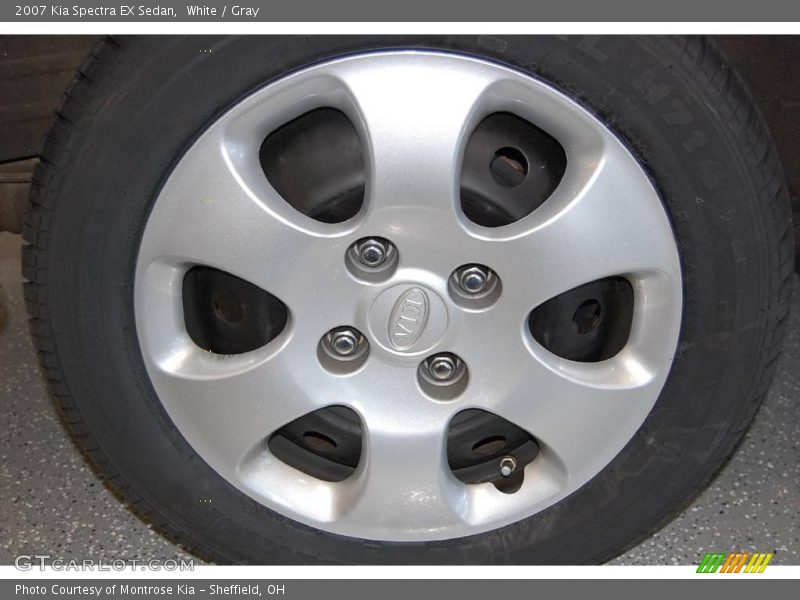White / Gray 2007 Kia Spectra EX Sedan