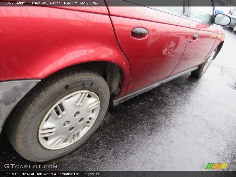 Medium Red / Gray 1997 Saturn S Series SW1 Wagon