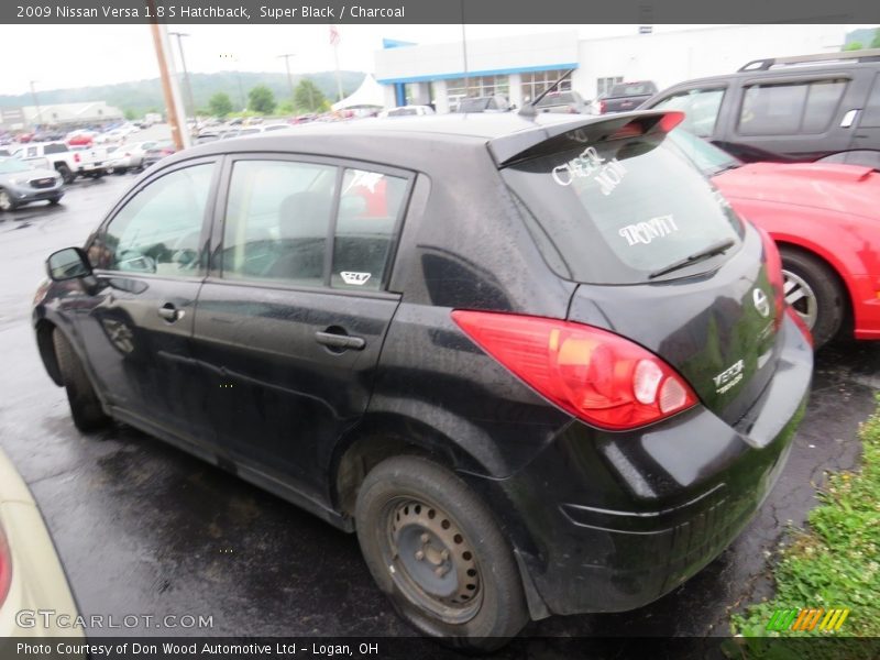 Super Black / Charcoal 2009 Nissan Versa 1.8 S Hatchback