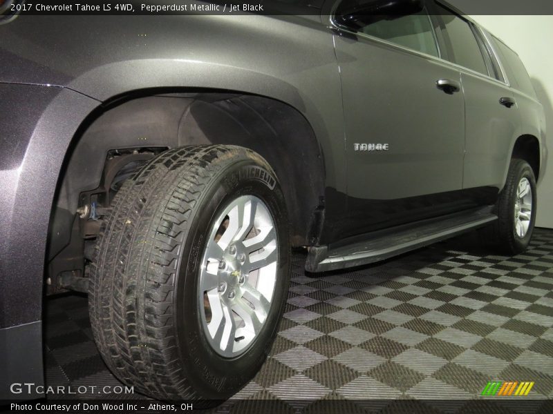 Pepperdust Metallic / Jet Black 2017 Chevrolet Tahoe LS 4WD