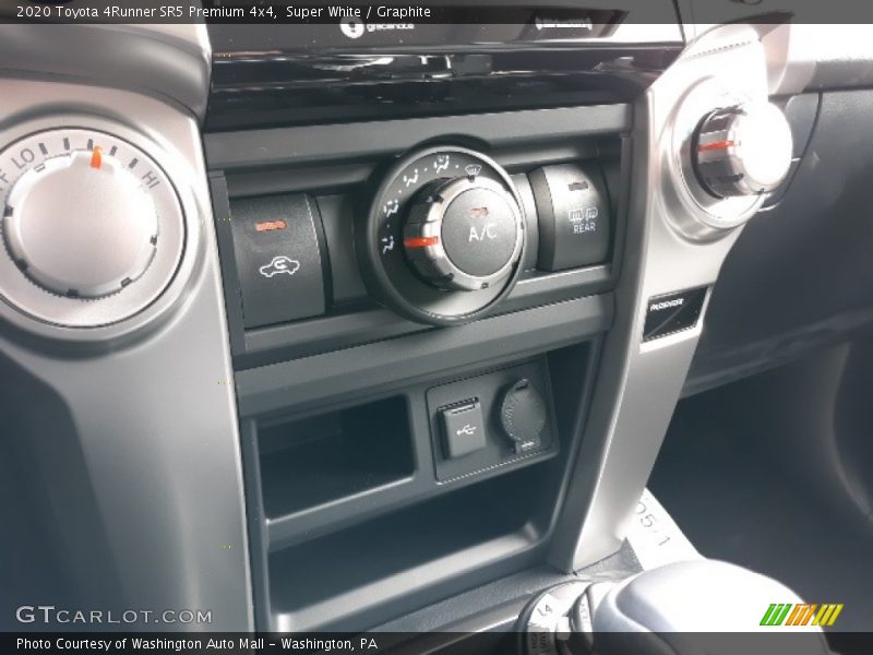 Super White / Graphite 2020 Toyota 4Runner SR5 Premium 4x4