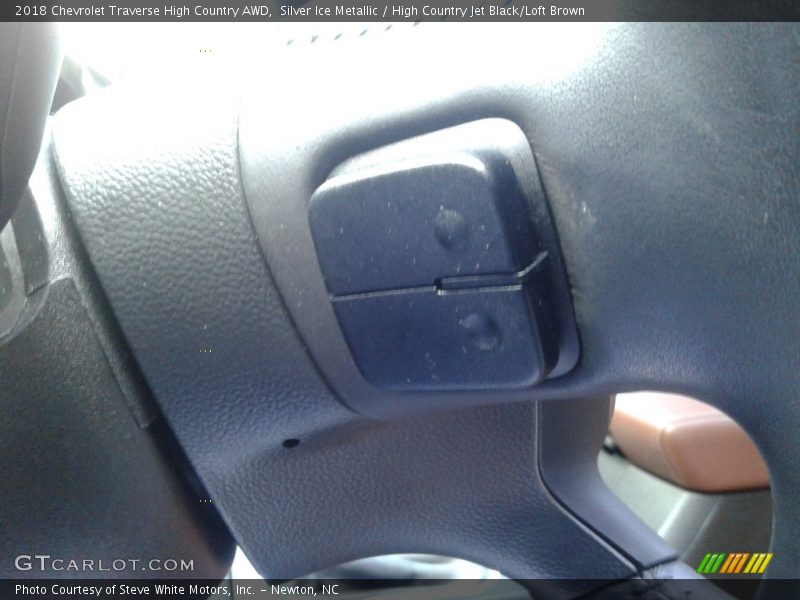 Silver Ice Metallic / High Country Jet Black/Loft Brown 2018 Chevrolet Traverse High Country AWD