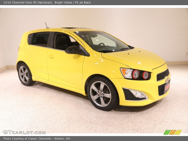 Front 3/4 View of 2016 Sonic RS Hatchback