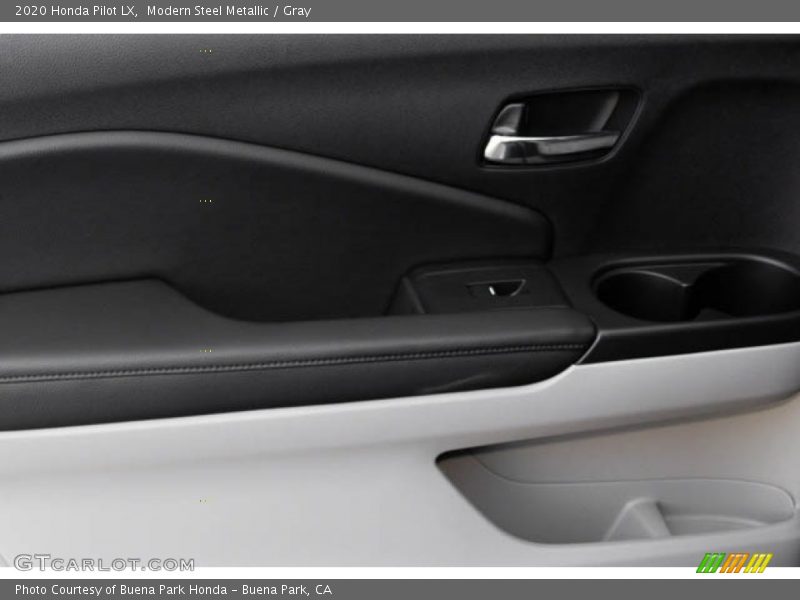 Modern Steel Metallic / Gray 2020 Honda Pilot LX