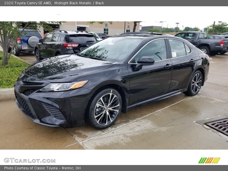 Midnight Black Metallic / Black 2020 Toyota Camry SE AWD