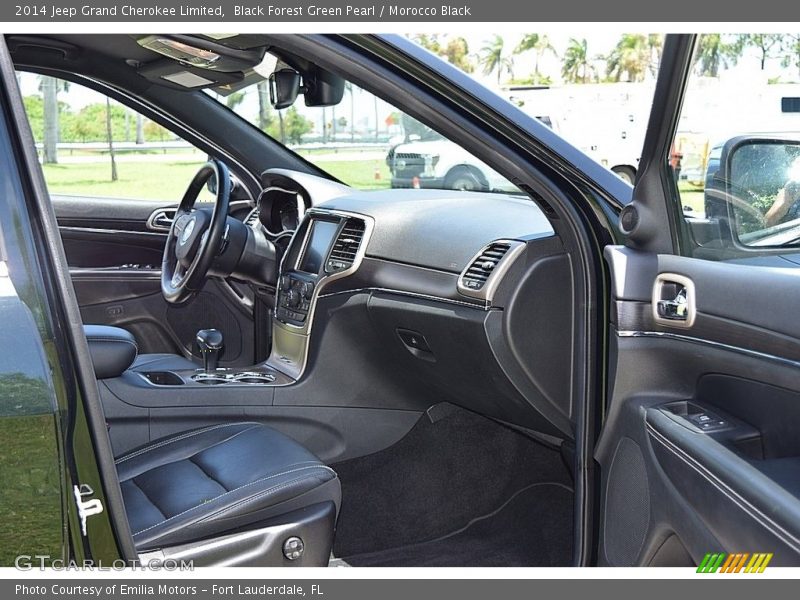 Dashboard of 2014 Grand Cherokee Limited