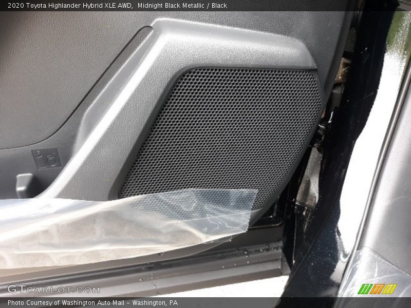 Midnight Black Metallic / Black 2020 Toyota Highlander Hybrid XLE AWD