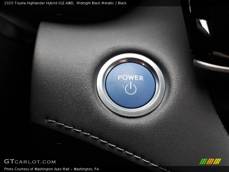 Midnight Black Metallic / Black 2020 Toyota Highlander Hybrid XLE AWD