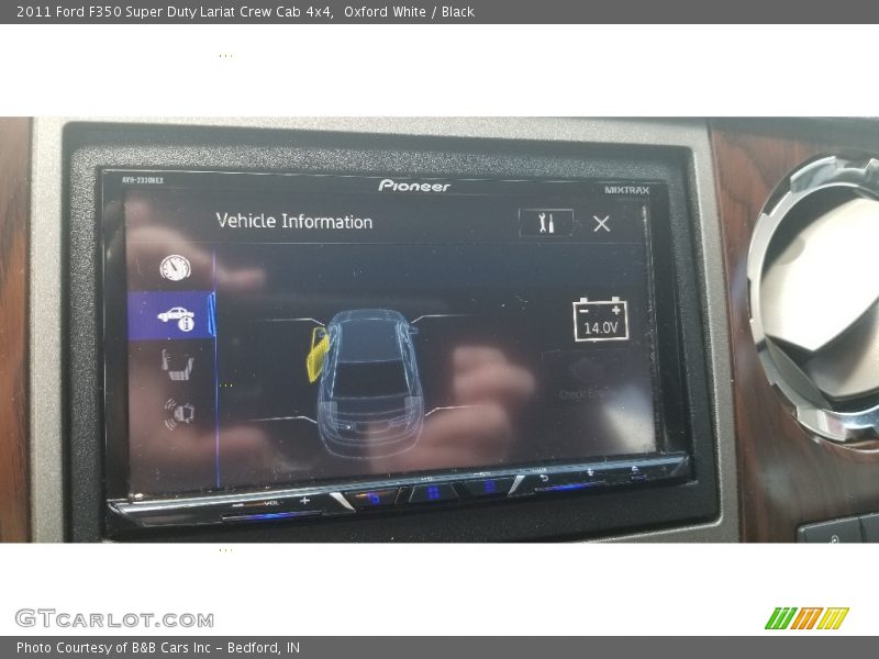 Oxford White / Black 2011 Ford F350 Super Duty Lariat Crew Cab 4x4