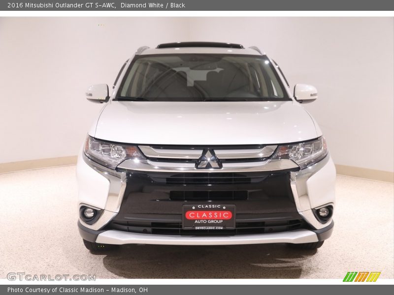 Diamond White / Black 2016 Mitsubishi Outlander GT S-AWC
